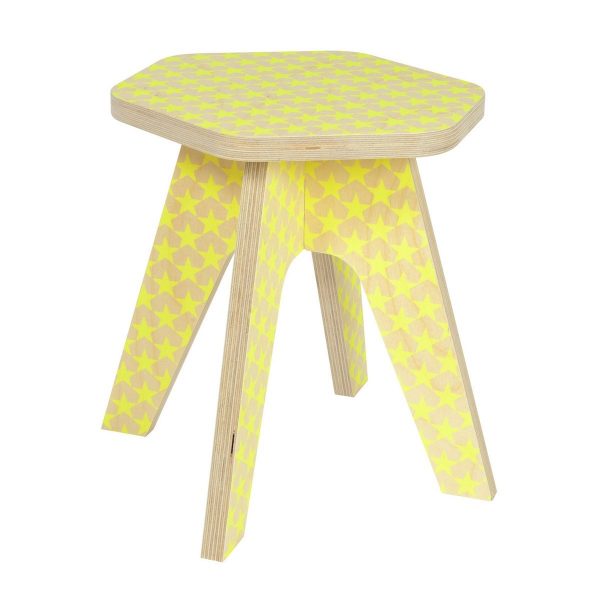 Studio delle Alpi Kinderstuhl “Milk Stool” aus Holz (32x32x30 cm) mit Sternen in gelb Kinderstühle