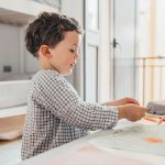 Schreibtisch im Kinderzimmer